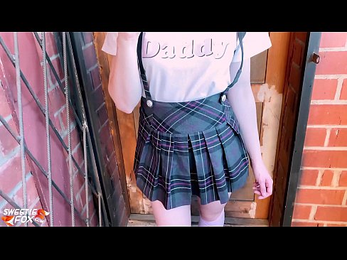 ❤️ Schoolgirl sugit penitus dick et loco classes futuit. Sex  apud nos