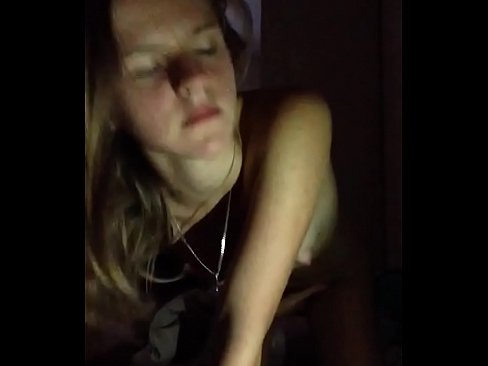 ❤️ Puella masturbates et cums Sex  apud nos